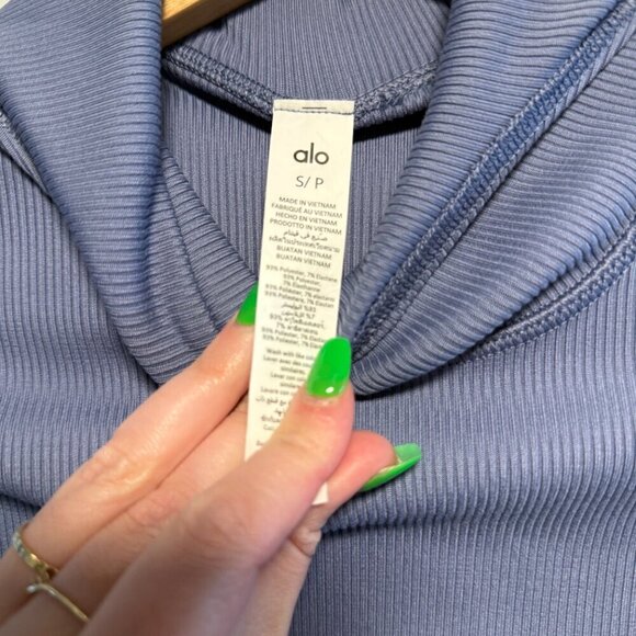 Alo Yoga Alosoft Frontrunner Long Sleeve Small Infinity Blue NWT - Picture 8 of 8